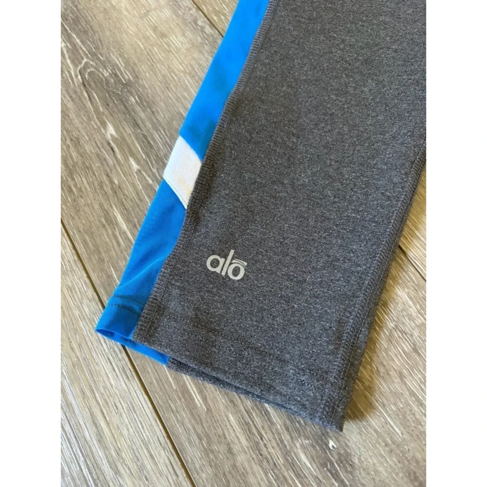 ALO Yoga Capri Leggings Size XS